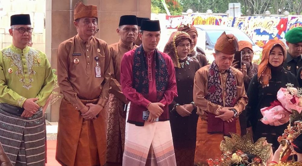 Ketua DPRD Provinsi Jambi, Edi Purwanto menghadiri Rapat Paripurna DPRD Kabupaten Muarojambi dalam rangka memperingati Hari Ulang Tahun Kabupaten Muarojambi ke 24, Selasa (24/10).