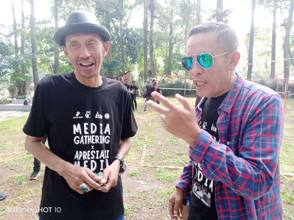 Ketua FJM Jambi, Mursyid Sonsang bersama Ketua FJM Sumsel 