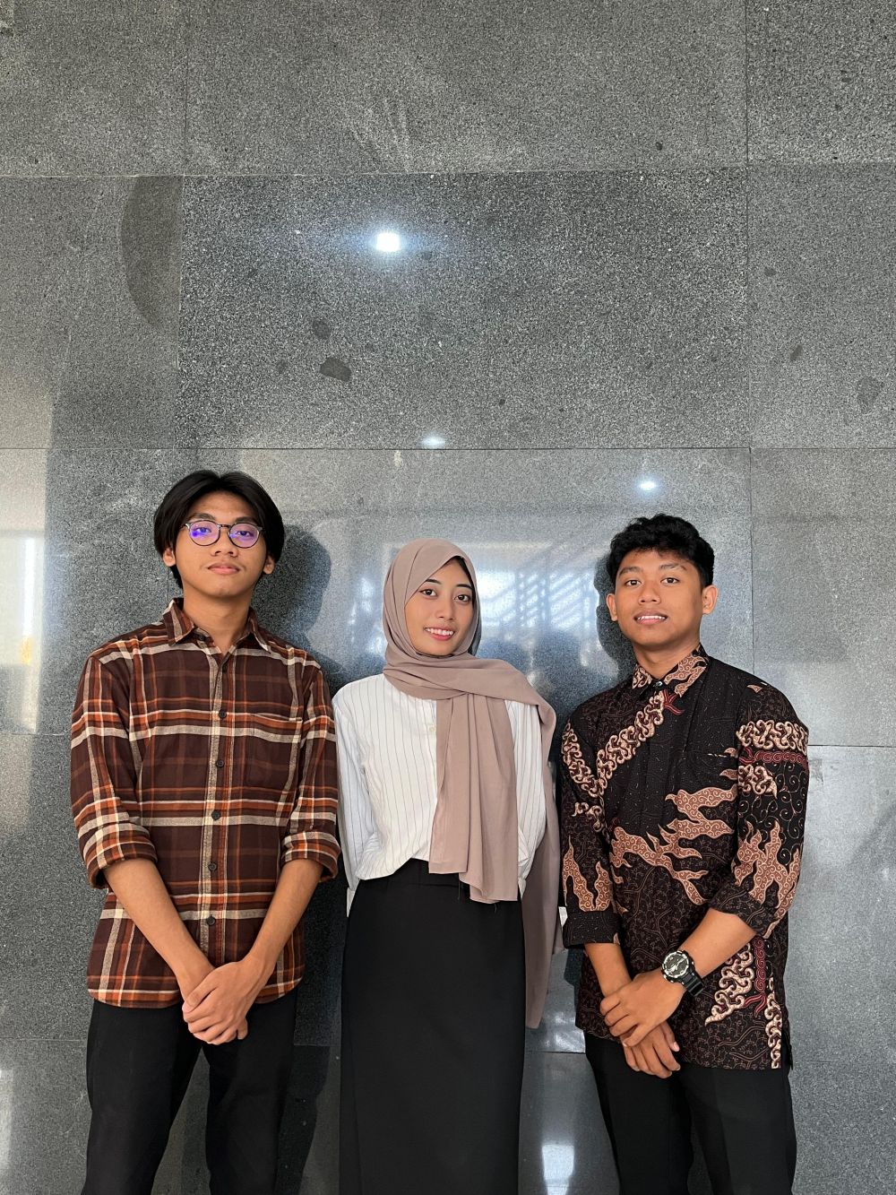 Moh fajar fardiansyah , Bambang Yudistira , Anita Dwi Ramadhani