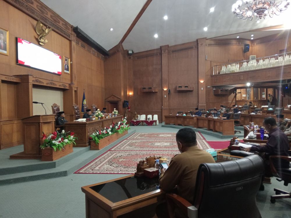 Paripurna pandangan fraksi