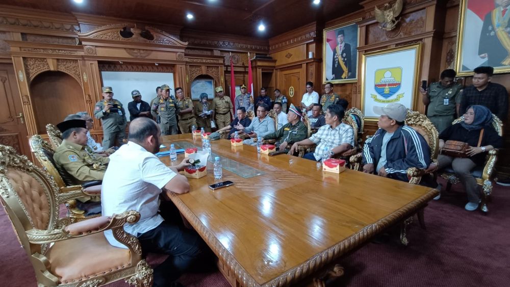 Para perwakilan sopir batu bara audiensi dengan Gubernur Jambi beberapa waktu lalu.