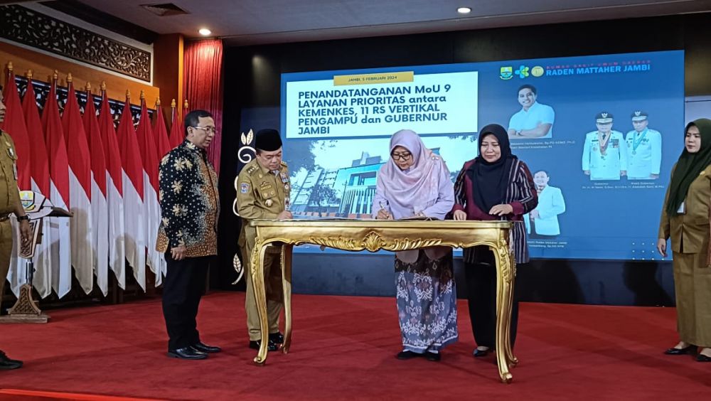 Gubernur Jambi menandatangani MoU dengan 11 Rumah Sakit Vertikal Kemenkes untuk 9 layanan kesehatan