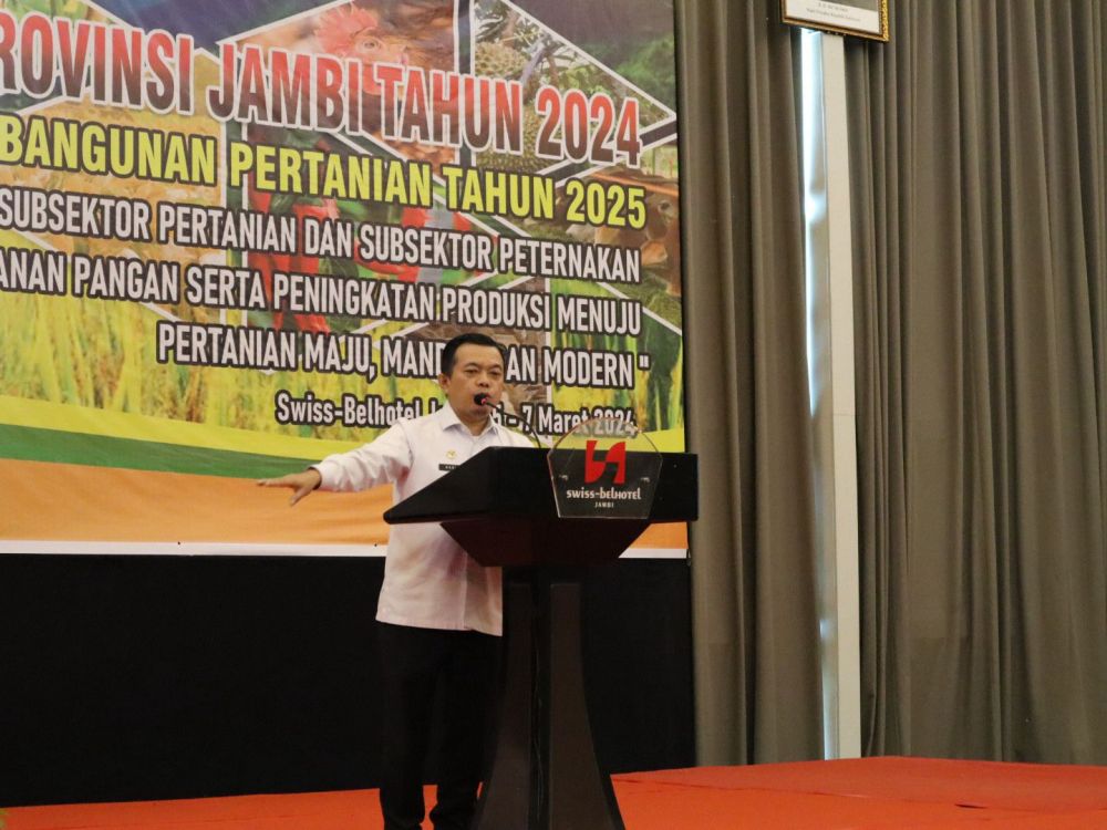 Gubernur Jambi Dr. H. Al Haris, S.Sos. MH 