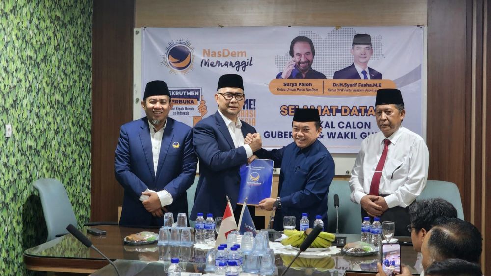 Sy Fasha terima berkas pendaftaran Al Haris dan Abdullah Sani, Selasa (7/5)