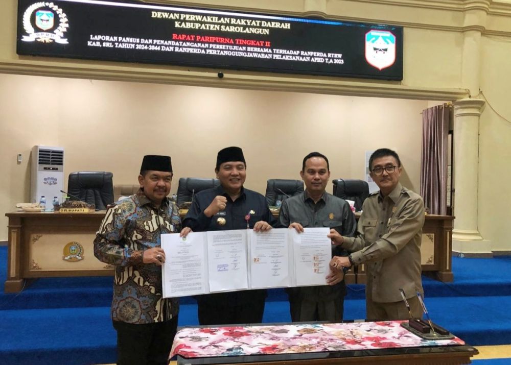 Pimpinan DPRD bersama PJ Bupati