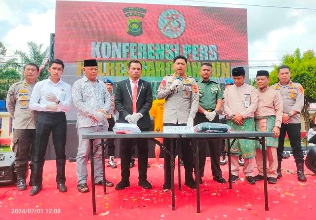 Konferensi Pers 
