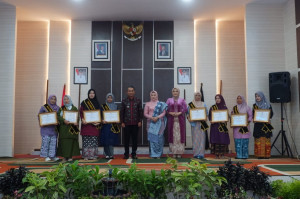 Peringatan Hari Kartini Ke 147 Tahun 2025 Dihadiri Wabup Jun Mahir