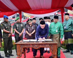 Kado HUT Kota Jambi : Maulana Teken MoU Transportasi Hijau bersama Kalista
