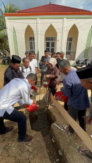 Peletakan Batu Pertama Gedung Serbaguna oleh Dewan Muarojambi
