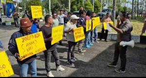 Gabungan Organis Wartawan di Tebo Gelar Aksi Damai di Kantor Bupati Tebo