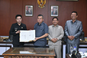 Pendapatan Daerah Naik, Belanja Terkendali : Pemkot Jambi Sampaikan KUA-PPAS Perubahan