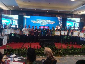 PTPN IV Regional 4 Raih Award Orang Tua Asuh  Stunting BKKBN
