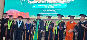 Bupati BBS Resmi Raih Gelar Doktor Dengan Nilai Memuaskan