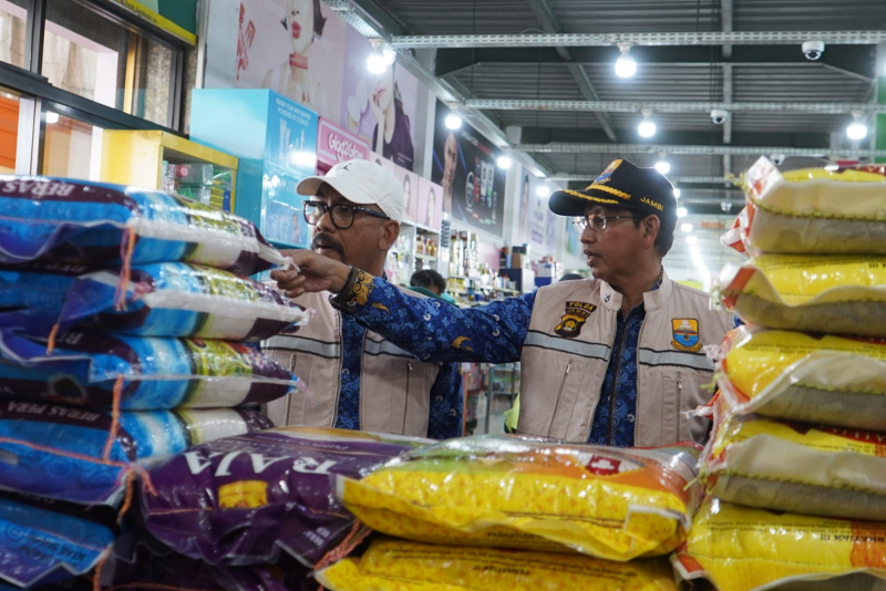 Pemprov Jambi Periksa Beras Diduga Oplosan di Berbagai Supermarket dan Pasar Tradisional