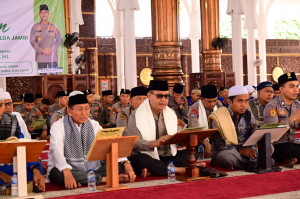 Perkuat Nilai-Nilai Spiritual dan Keimanan Personel Polda Jambi Gelar KegiatanKhotmil Qur'an
