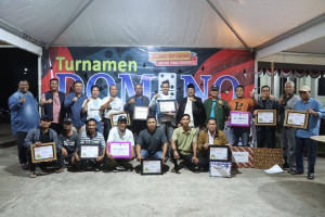 Bupati Tanjabbar Tutup Turnamen Domino 2025