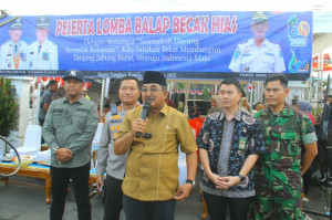 Lestarikan Transportasi Tradisional, Bupati Saksikan Lomba Balap Becak Hias