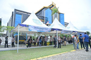 Polresta Jambi Bersama Bulog, Gelar GPM, Tekan Inflasi dan Salurkan 5 Ton Beras SPHP Bersama Bulog