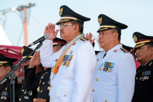 Bupati Pimpin Upacara HUT RI ke-80 di Alun-Alun Kuala Tungkal