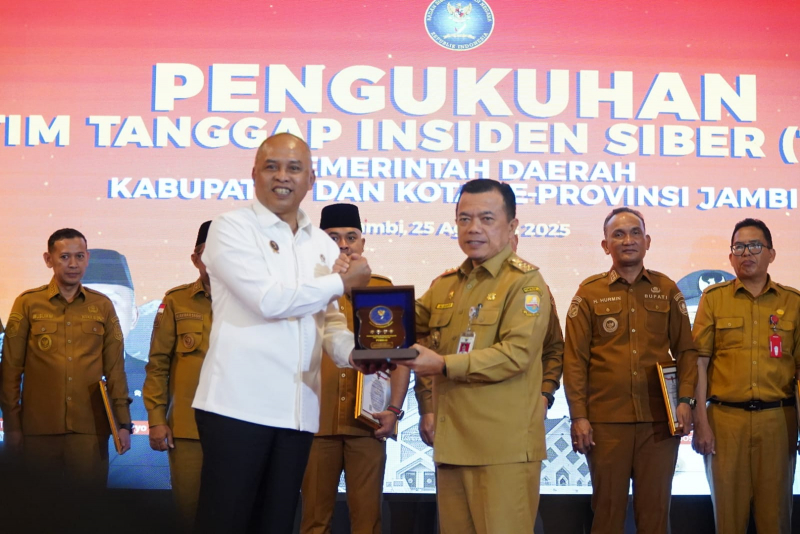 Gubernur Al Haris Terima Penghargaan Jambi Jadi Provinsi ke-6 Lengkapi Tim Tanggap Insiden Siber