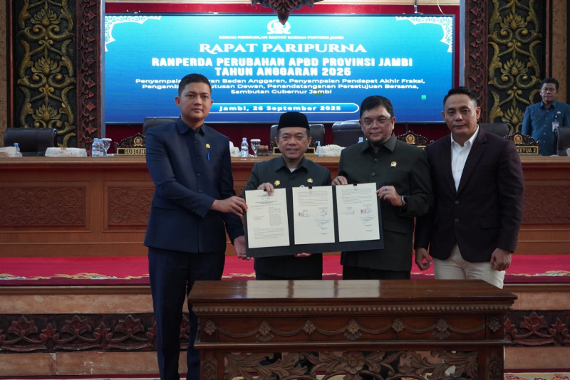 Pengesahan Perubahan APBD Jambi 2025 melalui sidang paripurna DPRD Provinsi Jambi, Jumat (26/9).