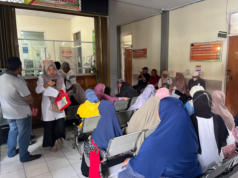 Tampak Suasana Pelayanan RSUD MHAT Sungai Penuh yang kian ramai.