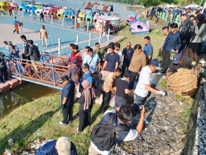 Wali Kota Jambi Maulana Gotong Royong Bersihkan Area Danau Sipin Bersama Menteri LH dan Gubernur